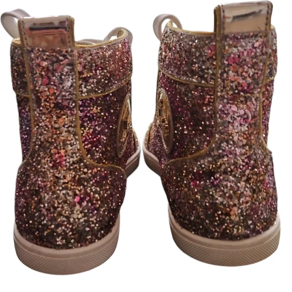 Christian Louboutin - Picture 6 of 7